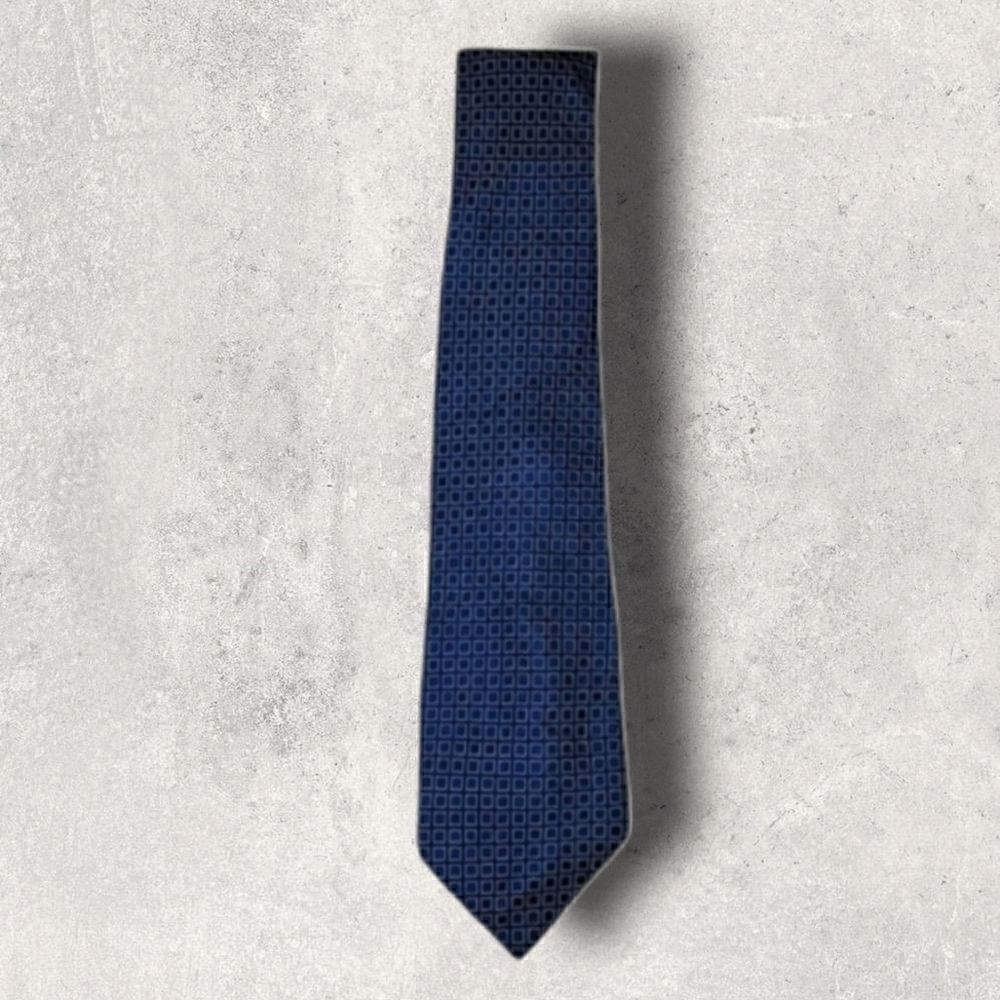 DONALD J. TRUMP SIGNATURE COLLECTION BLUE SILK TIE